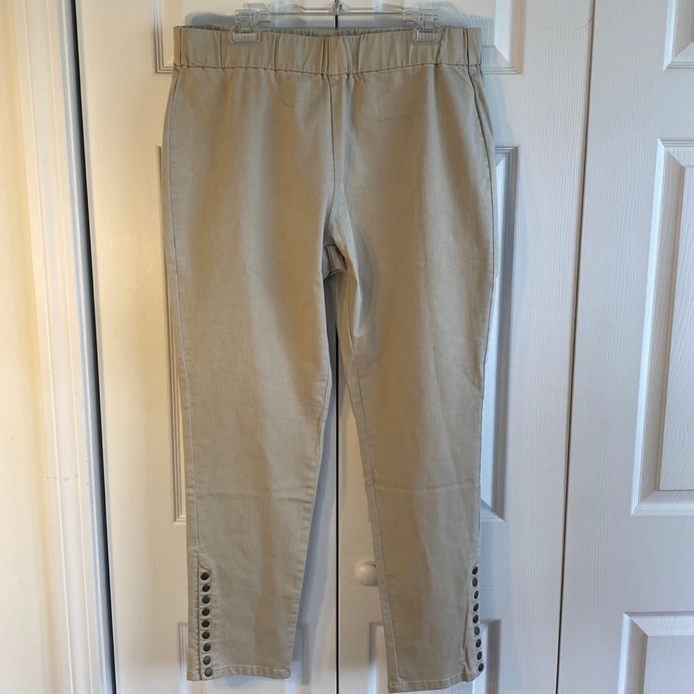 Soft Surroundings Tan Pull-on Metro Legging Ankle Pants with Snaps Size L NWT